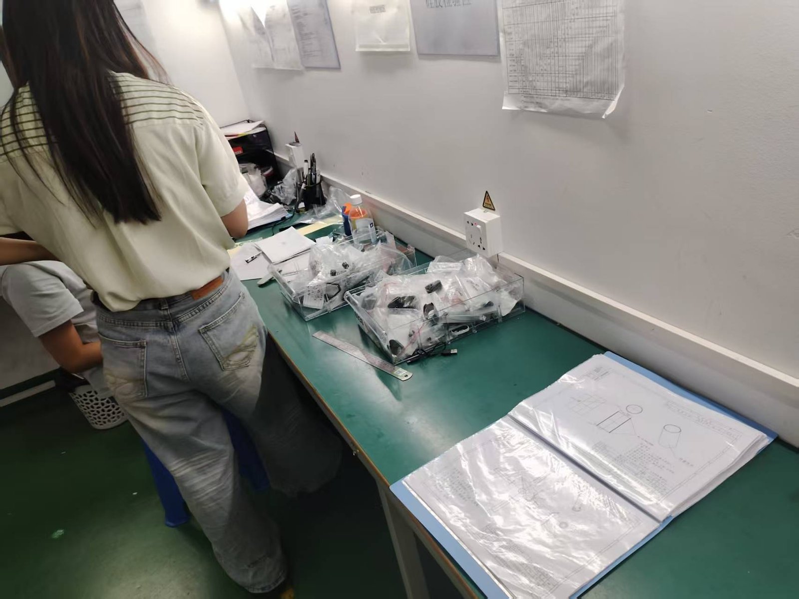 Clean-room production area in VEEGO vape factory
