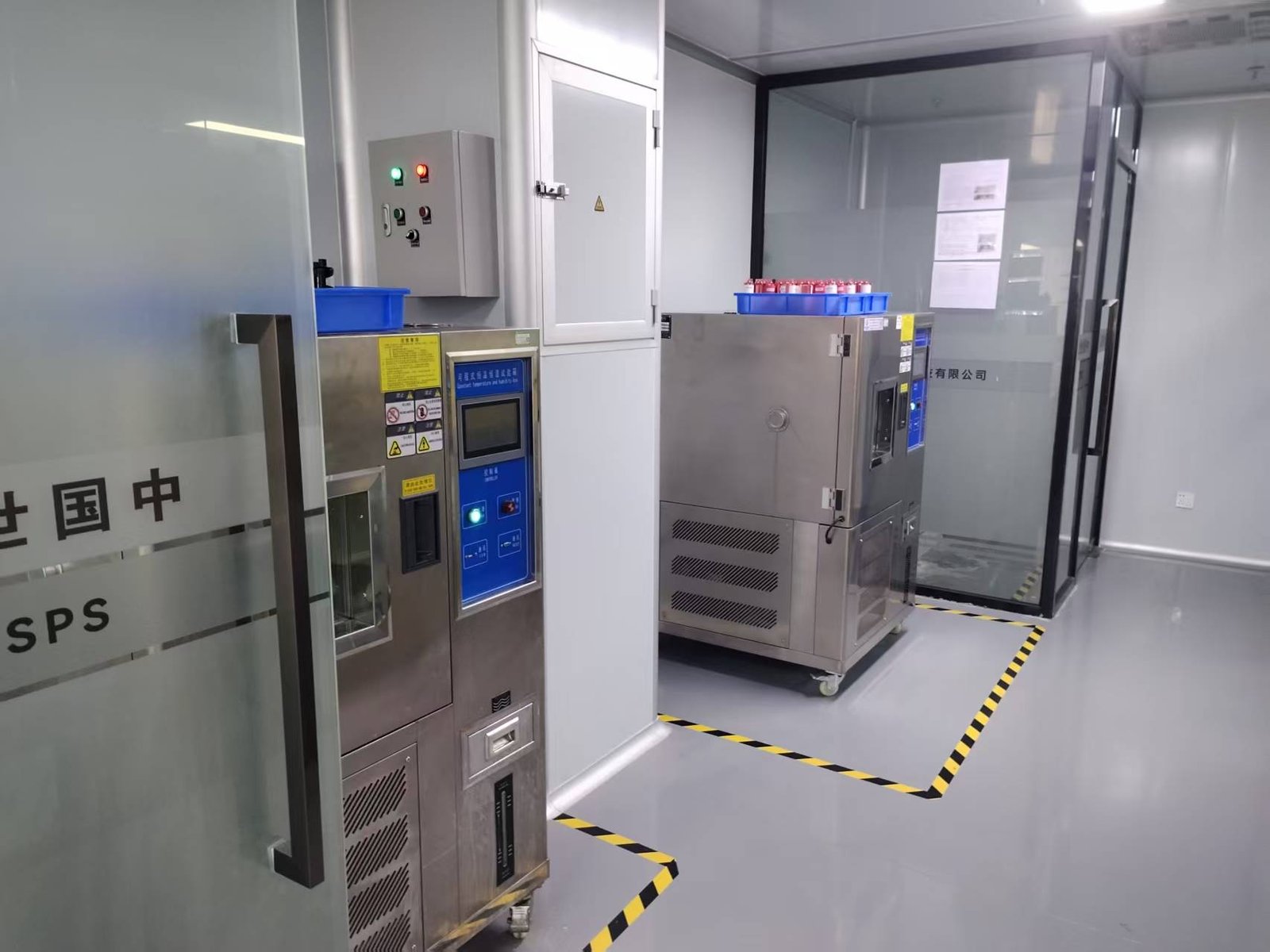 Vape factory production floor machinery